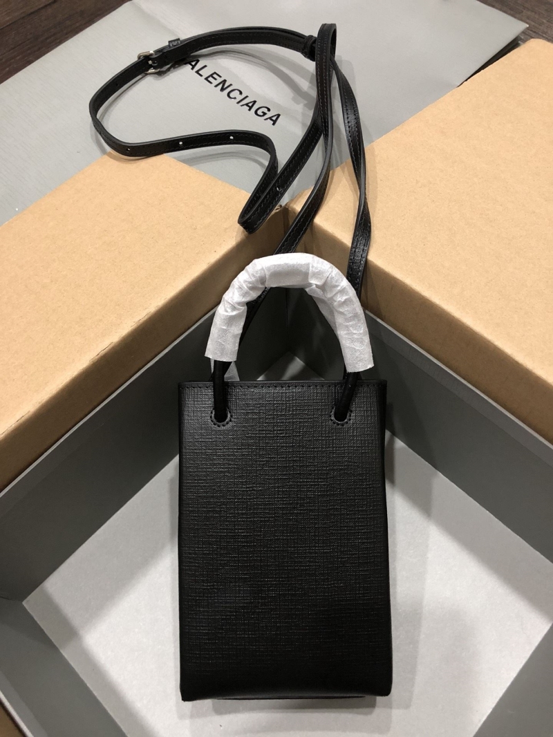 Ba1en*iaga shopping bags